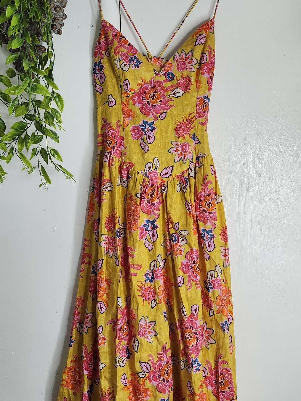 🌺✨ NWT Rhode Floral Linen Midi Dress ✨🌺
Size 4 • 100% Linen • Retail $525